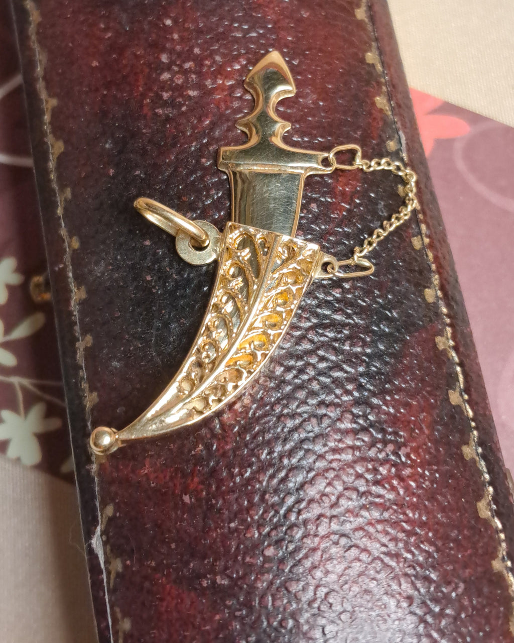 Removable Dagger & Sheaf Charm