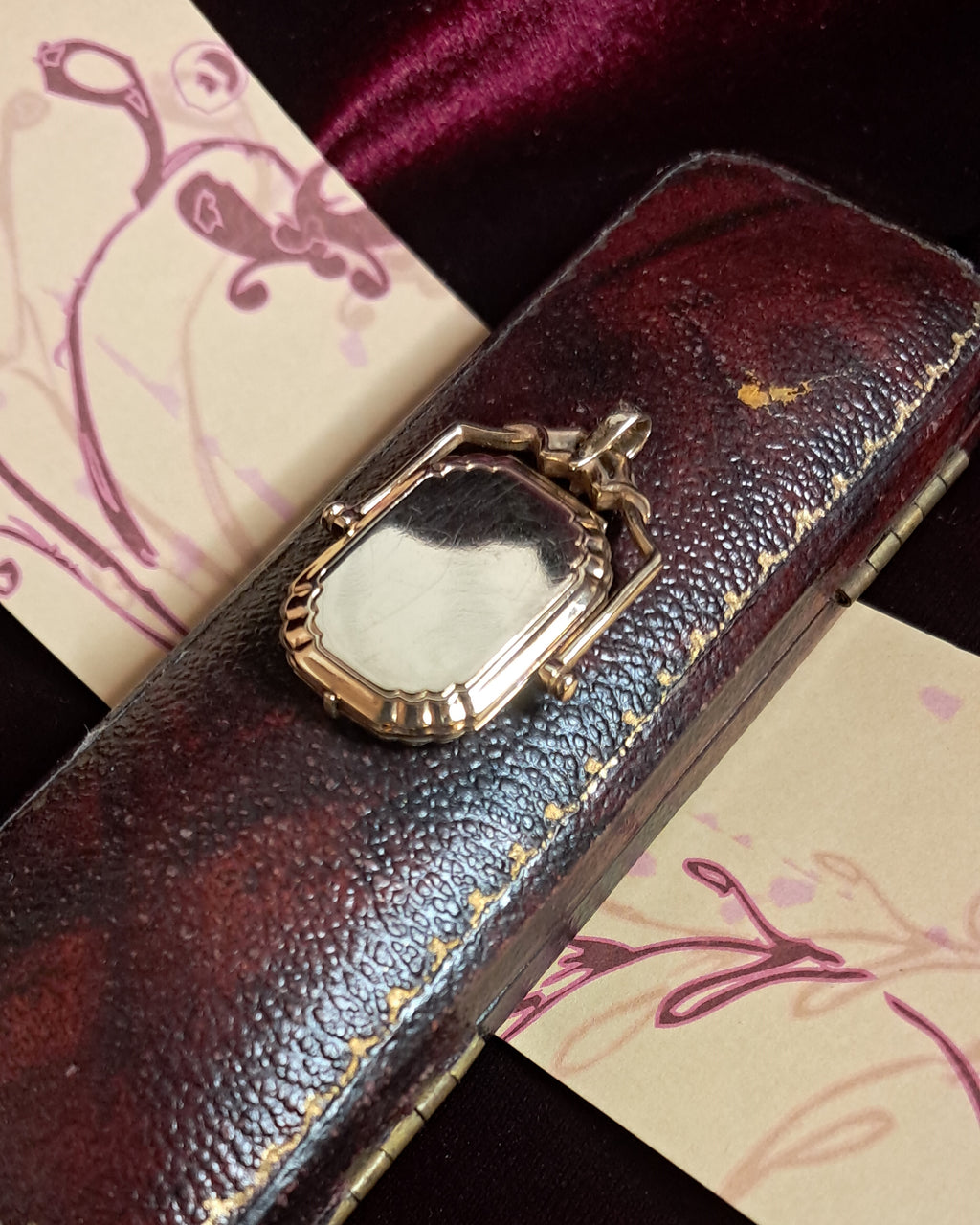 Swivel Locket